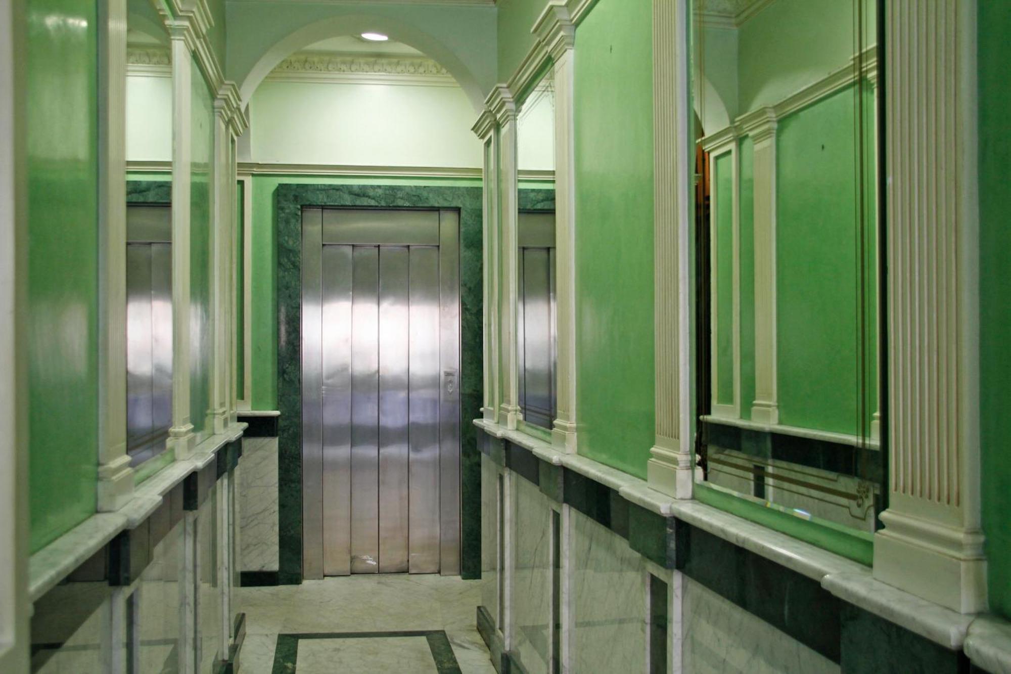 Hostal Victoria II Madrid Exterior photo